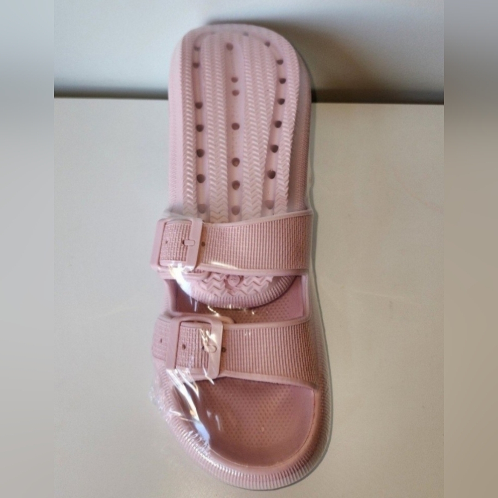 Women's Dual-Buckle Pillow Slippers Size 7.5 - Picture 4 of 5
